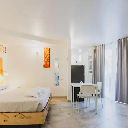 Le Cave Di Fontane Bianche * Кассибиле